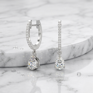 Boucles d'oreilles pendantes Huggie linéaires de luxe plaquées or 14K avec diamants de laboratoire poire et ronds de 1,20 CTW - Product Image 3