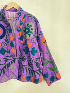Giacca Suzani Artigianale Viola in Cotone Ricamato con Motivo Floreale Boho a Cuore, Design Etnico, Collo Alto, per <span class=keywords><strong>Donna</strong></span>, Ideale per Festival - Product Image 3