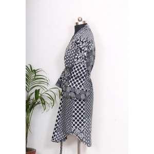 เสื้อแจ็คเก็ตผ้าฝ้ายพิมพ์ลายดอกไม้สไตล์โบฮีเมียนสำหรับผู้หญิง เสื้อเชิ้ตพิมพ์ลายทำมือ กระดุมติด แขนจับจีบ เสื้อผ้าไซส์ใหญ่ สไตล์ธรรมชาติ เหมาะสำหรับใส่ไปเที่ยวคลับ - Product Image 5