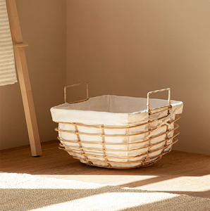 Large <b>rectangular</b> woven rattan laundry <b>basket</b> with an attached lid and white interior liner, available at wholesale prices. - Product Image 3