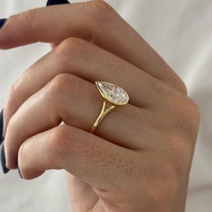 Trendy Design Pear Cut Lab Grown Diamond Bezel Set <b>Dainty</b> Split Shank 18k Yellow Gold Women's Wedding Engagement IGI <b>Ring</b> - Product Image 5