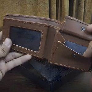 Portefeuille homme en cuir véritable de qualité supérieure, fin et élégant, avec poche à monnaie, fenêtre pour carte d'identité et plusieurs emplacements pour cartes, durable et au look authentique. - Product Image 4