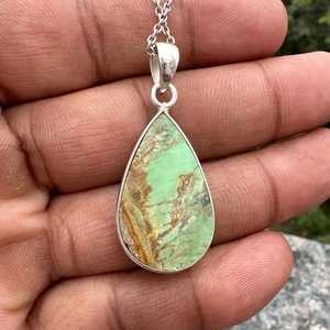 Pendentif artisanal en argent sterling avec variscite australienne en forme de goutte, serti clos, bijou de fiançailles vintage, plaqué argent/or - Product Image 1