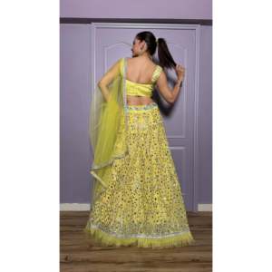 Lehenga Choli jaune pour femme FB Designer, taille M, avec travail en papier métallisé, idéal pour les fêtes - Product Image 6