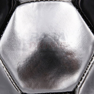 Ballon de sport haute performance cousu à la machine, couverture robuste, coutures nettes, durable, design écologique pour intérieur/extérieur - Product Image 5
