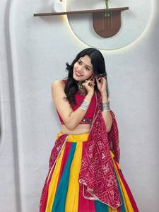 Sari Bandhani pour femmes en soie Georgette avec bordure en dentelle, tenue ethnique traditionnelle pour mariage, fête, Diwali - Product Image 3