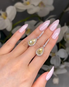Boucles d'oreilles pendantes de luxe en or avec diamant fantaisie jaune taille poire cultivé en laboratoire et design halo, bijoux de fête - Product Image 2