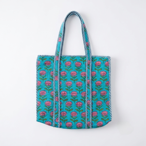 Bolso Tote de Algodón Acolchado con Estampado de Bloques, Hecho a Mano, con Patrón de Letras, Cierre de Cremallera Mediano, Asa para Hombro, Ecológico, Reutilizable y a la Moda - Product Image 1
