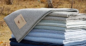 Manta de lana de oveja mongol Durable y elegante azul Comodidad súper suave y cálida cama de lujo para el hogar - Product Image 1
