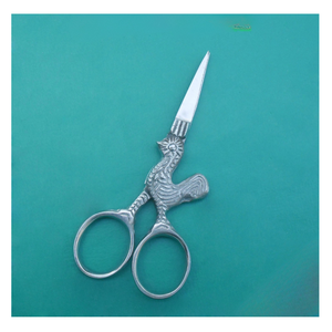 CISEAUX À ONGLES PROFESSIONNELS POUR MANICURE, INSTRUMENTS DE BEAUTÉ, Acier inoxydable allemand, Certifié CE ISO13485 - Product Image 3