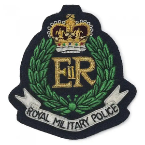 Nouveaux badges et écussons de marque de vêtements de mode 2026 OEM personnalisés en fil de broderie à la main avec épingle de sûreté - Product Image 6