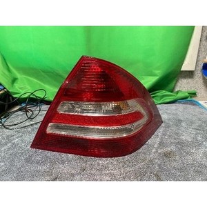 Luz Trasera Derecha Usada Clase C 2038203464R - Product Image 2