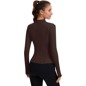 Veste de yoga respirante en nylon à fermeture éclair intégrale pour femme, coupe ajustée, col montant, manches longues, tendance, faible MOQ, logo personnalisé sur le devant - Product Image 5