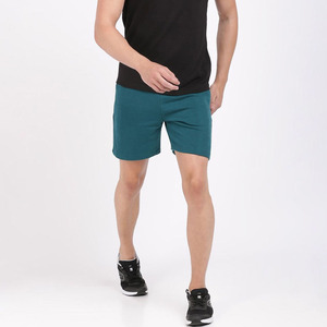 Shorts en polaire pour hommes, coupe ample, matière polaire douce, taille élastique, fermeture à cordon, confortables pour se détendre et porter au quotidien. - Product Image 3