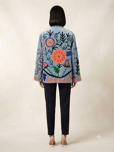 Chaqueta de Terciopelo Azul para Mujer, Estilo Suzani, Bordado Floral Multicolor Hecho a Mano, Abrigo Étnico Bohemio, Ropa Exterior de Boutique al por Mayor - Product Image 2
