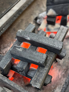 Briquettes de charbon de bois de sciure de bois directement de l'usine |   Combustion longue durée et faible teneur en cendres 84 973 101 511 - Product Image 5