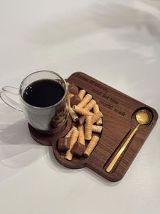 Plateau de service en bois classique pour Noël avec trois compartiments pour noix et crêpes, design nordique, plateau fait main - Product Image 2