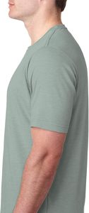 T-shirt pour homme confortable et solide, conçu avec un tissu aérien et lisse et une coupe simple et élégante, idéal pour les tenues quotidiennes et les sorties du week-end. - Product Image 4