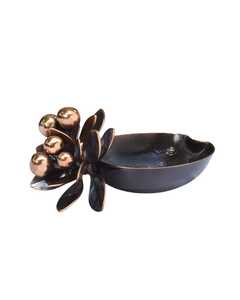 Cuenco Metálico Artesanal Ecológico y Duradero con Diseño Floral y Acabado Pulido para Decoración de Bodas y Hogar (Casi Agotado) - Product Image 1