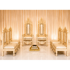 Ensemble de chaises Mandap pour cérémonie de mariage indienne, style moderne et luxueux, en bois, pour mariages en intérieur/extérieur, prix bas - Product Image 1