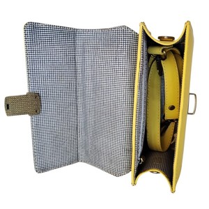 Sacs à bandoulière élégants personnalisés avec logo, sacs à main jaunes en cuir véritable durables, sacs de voyage souples grande capacité – Vente en gros - Product Image 3
