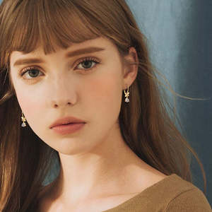 Pendientes de Plata de Ley 925 con Moissanita en Forma de Mariposa y Trébol de Cuatro Hojas, Corte Brillante Redondo de 5mm, Joyería para Mujer - Product Image 3