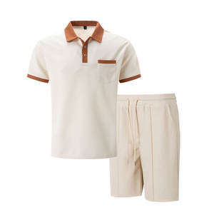 Ensemble short deux pièces pour homme, conçu pour le confort, la flexibilité et la respirabilité lors de la course à pied, de la gym ou des activités estivales. - Product Image 1