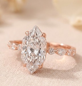 Bague de fiançailles en or massif 10K 14K 18K avec diamant de laboratoire taille marquise néerlandaise et taille brillant rond, design de joaillerie fine, certifiée IGI - Product Image 2