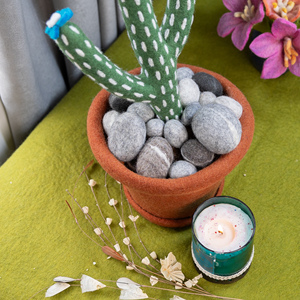 Cactus de Fieltro de Lana Hecho a Mano con Maceta – Decoración de Plantas de Fieltro Verde, Decoración para el Hogar al por Mayor, Artesanía Ecológica de Comercio Justo - Product Image 6