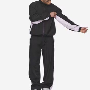 Coupe-vent sportif léger à capuche personnalisé pour homme, survêtement streetwear respirant en nylon imprimé et brodé pour le printemps - Product Image 3