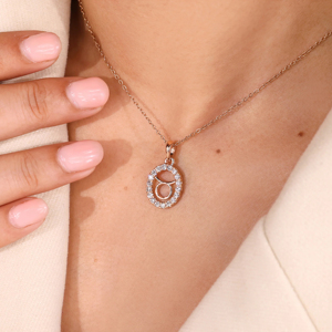 Collar con Colgante del Signo Zodiacal Tauro Chapado en Oro Rosa con Cristales de Estrás, Cadena Clásica, Joyería para Uso Diario de Mujer - Product Image 3