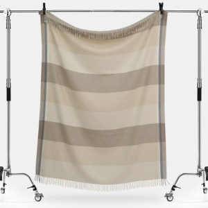 ผ้าคลุมไหล่แคชเมียร์ลายสก็อตแบบมองโกเลีย ขนาด 130*170 ซม. สีธรรมชาติ - Product Image 3
