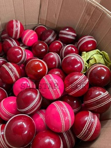 Ball de cricket en cuir de haute qualité, durable, rouge et rose, 156 g, idéal pour le T20 en extérieur, logo personnalisé, livraison directe d'usine. - Product Image 4