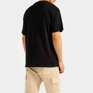 Camiseta de algodón negra de manga larga con cuello redondo para hombre, diseño casual de punto transpirable, talla grande, con logo frontal y diseño liso. - Product Image 2