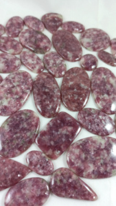 Pierres précieuses en vrac de qualité supérieure, cabochons en lepidolite rose, cristaux naturels, lot en gros - Product Image 3