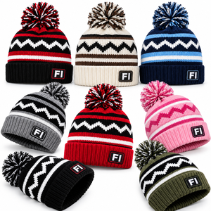 Bonnet unisexe haut de gamme en tricot à motif avec pompon, logo en caoutchouc personnalisé, bonnet d'hiver chaud à revers plié, chapeau tendance, fournisseur B2B en gros aux États-Unis - Product Image 6