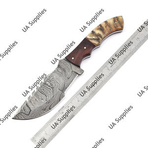 Couteau Tracker en Acier Damas de Haute Qualité, Manche en Bois Pakka, Lame Intégrale, Étui en Cuir Robuste, Vente en Gros OEM/ODM, Faible MOQ - Product Image 4