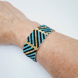 Pulsera de Cuentas con Textura Suave, Pulsera de Cuentas de Superficie Fina, Pulsera de Cuentas con Acabado Sólido, Pulsera de Cuentas Personalizada para Uso en Fábrica y Venta al por Mayor - Product Image 3