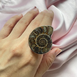 แหวนเงินแอมโมไนต์ เงินแท้ 925 สไตล์วินเทจ แหวนทำมือสำหรับเธอ ขายส่งทุกขนาด - Product Image 1