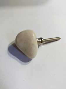 Bouton de porte en agate naturelle de designer pour des aménagements intérieurs exclusifs - Product Image 1