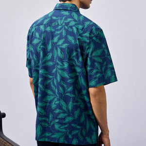 เสื้อเชิ้ตแขนสั้นลายดอกไม้สำหรับผู้ชาย คอปกพับได้ สวมใส่สบาย ระบายอากาศดี พิมพ์ลายสีน้ำเงินกรมท่า ผ้าฝ้าย - Product Image 3