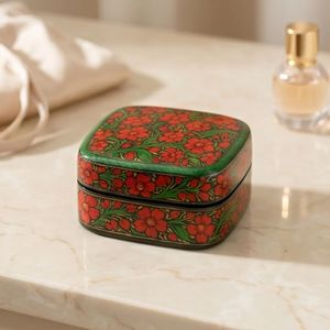 Caja de Joyería Cuadrada Hecha a Mano con Diseño Floral Rojo Pintado, Tapa Verde Tradicional, Estuche de Almacenamiento - Product Image 4