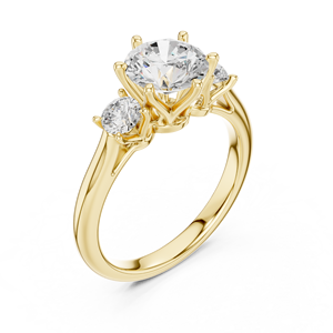 Bague en or jaune avec trois diamants, diamant central taille brillant et diamants latéraux, style classique de fiançailles - Product Image 2