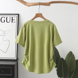 เสื้อยืดแขนสั้นคอวีสำหรับผู้หญิงทรงหลวมสีทึบเสื้อลำลองถักสีเขียวสีขาวสีดำ - Product Image 6