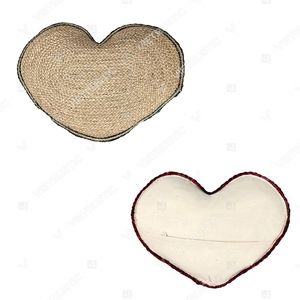 Juego de Cojines Decorativos STELLA & AMOR Hechos a Mano con Diseño Moderno de Estrellas y Corazones Tejidos en Seagrass - Product Image 5