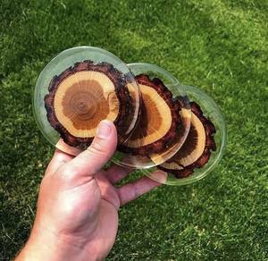Posavasos Decorativos de Madera y Resina Hechos a Mano con Patrones Artísticos de Resina para Accesorios Modernos para el Hogar - Product Image 4