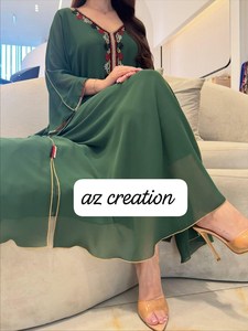 Vestido Abaya Kaftan Azul Marino Bordado de Az Creation, con Mangas Anchas, Tela de Seda con Flores, para Fiestas - Product Image 2