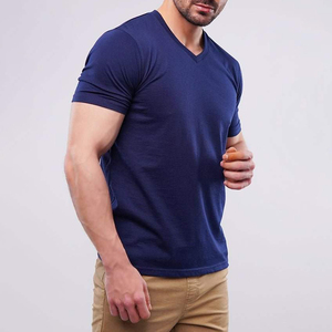 T-shirt col en V pour homme, uni, anti-plis, séchage rapide, écologique, respirant, 100 % coton, manches courtes, couleur personnalisée, logo personnalisé, haute qualité - Product Image 1