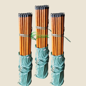 ด้ามไม้กวาดไม้ยูคาลิปตัสเคลือบพีวีซี ราคาถูก จำนวนมาก ลายไม้สวยงาม ใช้งานกลางแจ้ง ทำความสะอาดง่าย พร้อมที่โกยผงแข็งแรง - Product Image 1