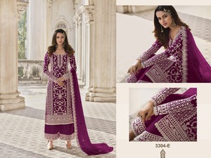 Salwar Kameez con Red de Mariposas Bordada y Adornada, Estilo Moderno para Bodas y Diwali - Product Image 2